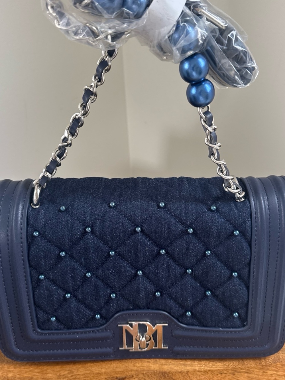 Badgley Mischka NWT Denim Quilted Shoulder Bag - Picture 2 of 8